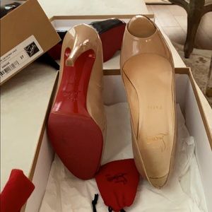 Christian louboutin nude patent calf heel